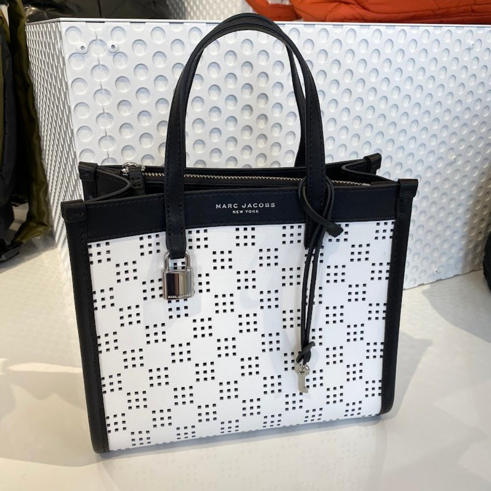 Marc Jacobs★H007L01SP22★Perforated Grind Tote Bag